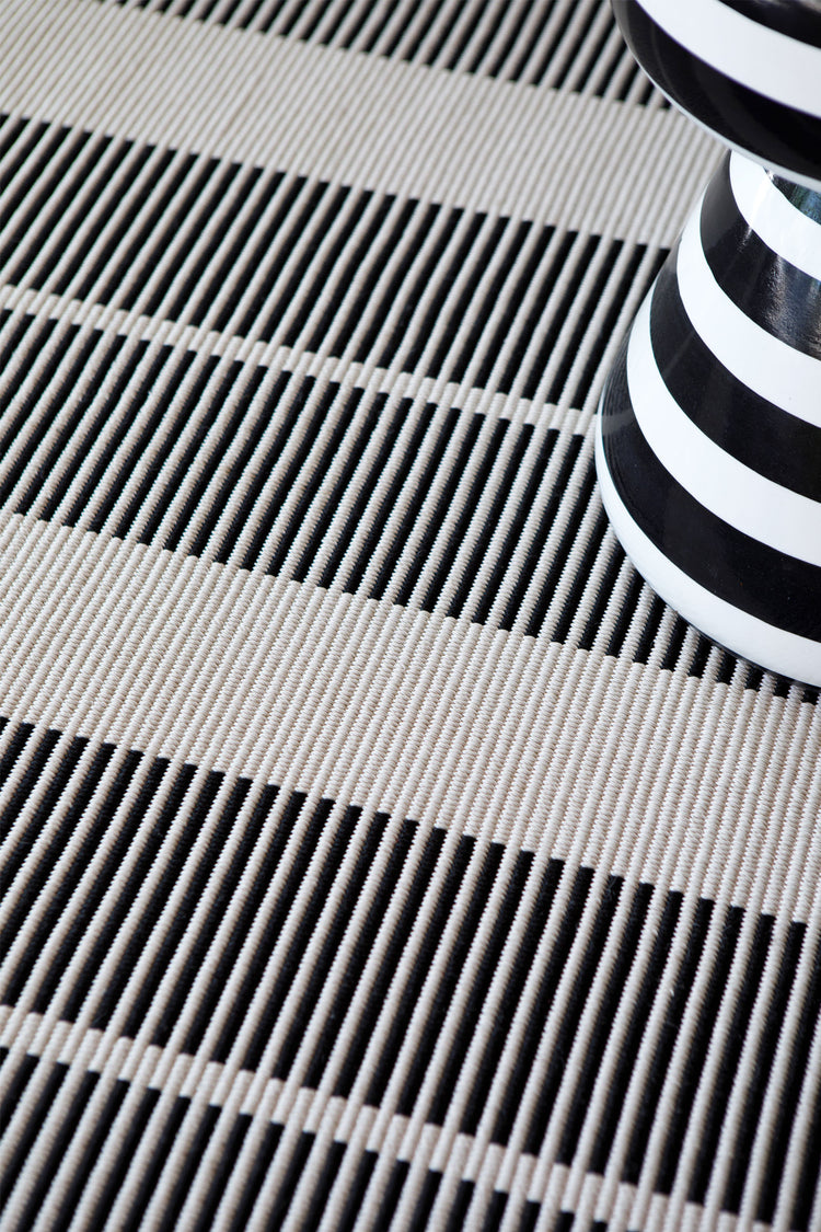 JOY POSITIVO OFF WHITE & NEGRO