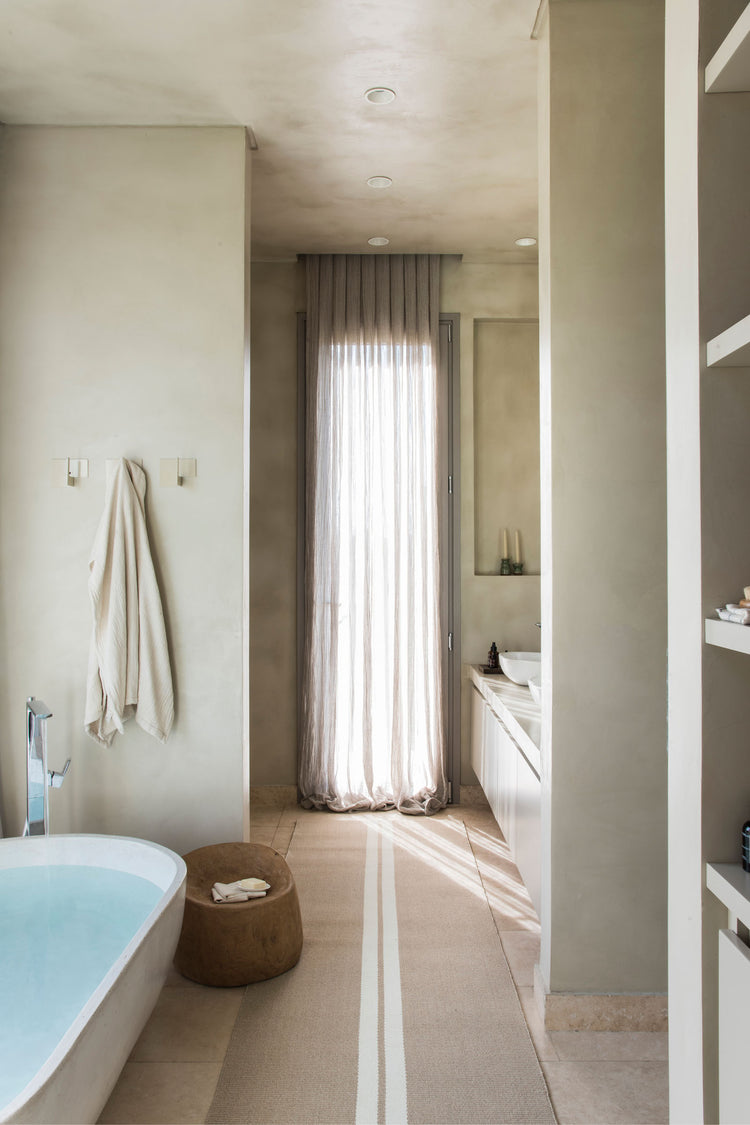 ROCCO MARFIL & BLANCO